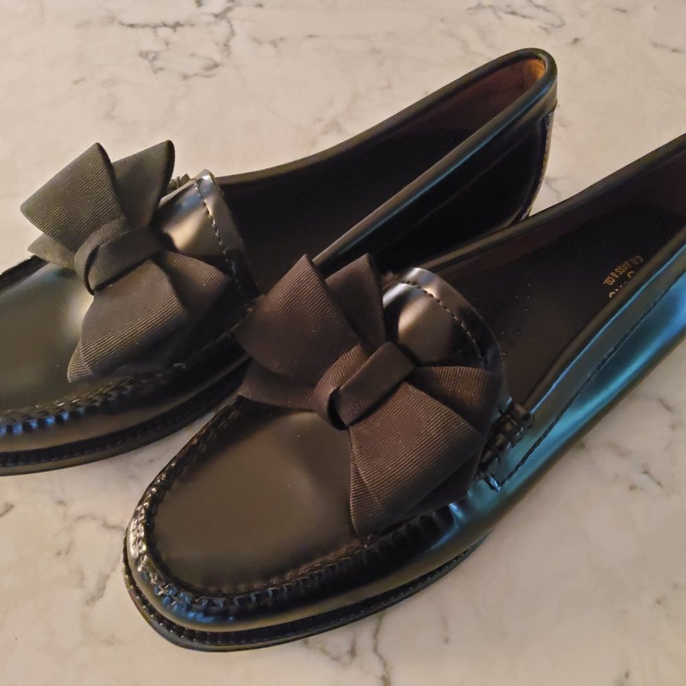 Bass Weejuns Jillian Bow Leather Loaffers for women in size 7 M